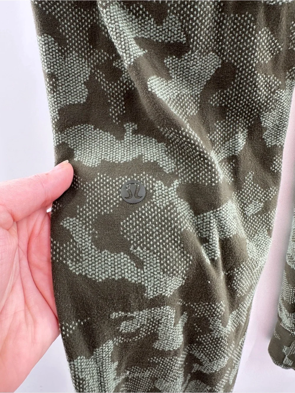 Lululemon Ready to Rulu Jogger Pants in Camo Green Size 2